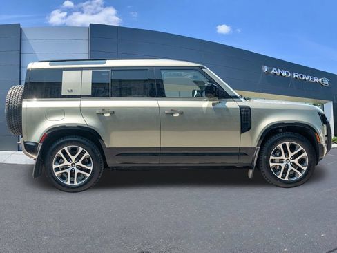 Used 2024 Land Rover Defender 110 X-Dynamic SE AWD/4WD image 8