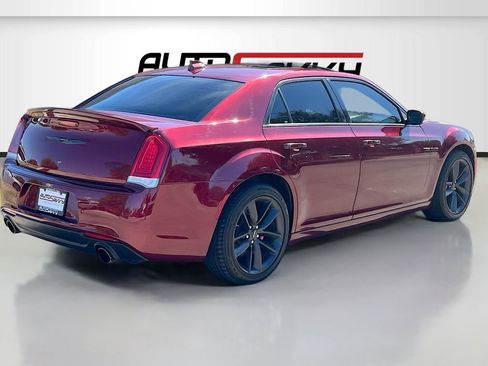 Used 2023 Chrysler 300 C RWD image 7