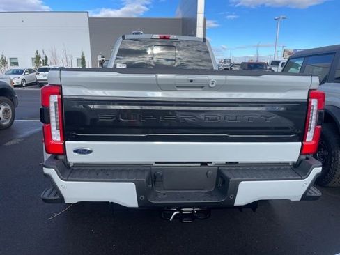 New 2026 Ford F450 Platinum w/ FX4 Off-Road Package image 3