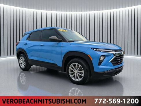 Used 2024 Chevrolet TrailBlazer LS w/ LS Convenience Package FWD image 1