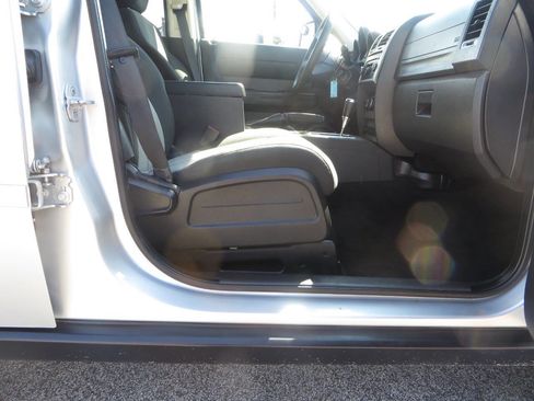 Used 2008 Dodge Nitro SXT image 18