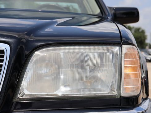 Used 1995 Mercedes-Benz S 320 S Class image 40