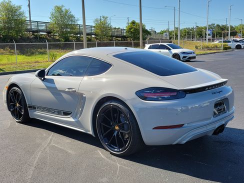 Used 2024 Porsche 718 Cayman RWD image 4