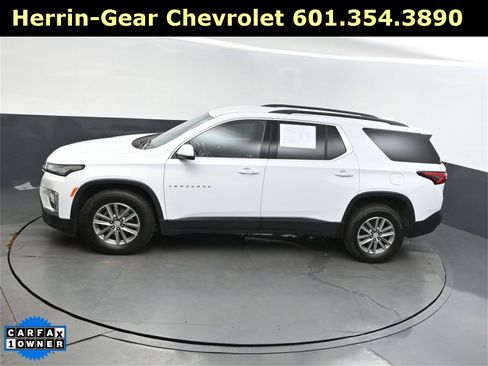 Used 2023 Chevrolet Traverse LT image 36