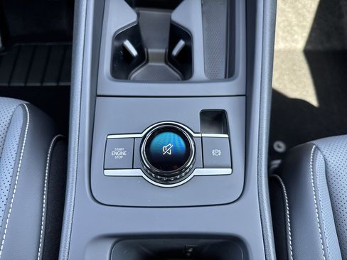 New 2025 Volkswagen Tiguan SE image 21