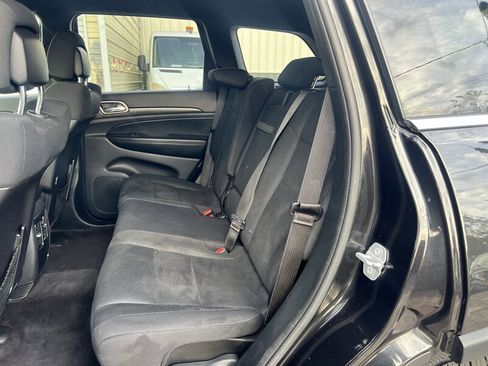 Used 2016 Jeep Grand Cherokee Laredo w/ Quick Order Package 23E AWD/4WD image 10