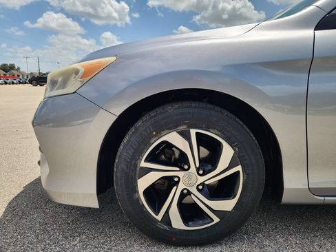 Used 2017 Honda Accord LX image 5