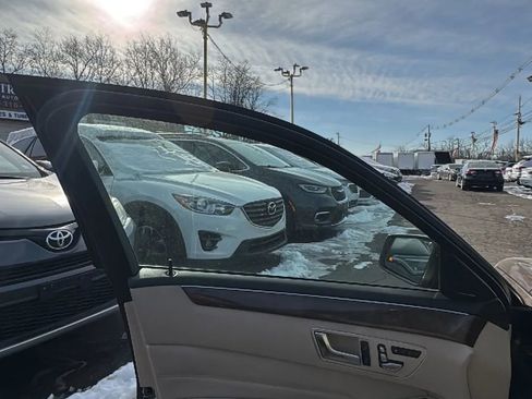 Used 2016 Mercedes-Benz E 350 Sedan image 9