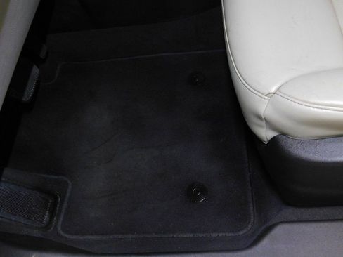 Used 2021 Cadillac XT4 Premium Luxury image 32