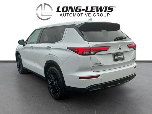 Used 2022 Mitsubishi Outlander SEL Black Edition image 4