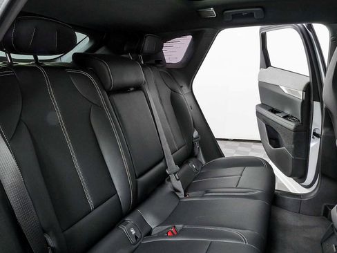 Certified 2025 Cadillac Optiq Luxury 1 AWD/4WD image 25