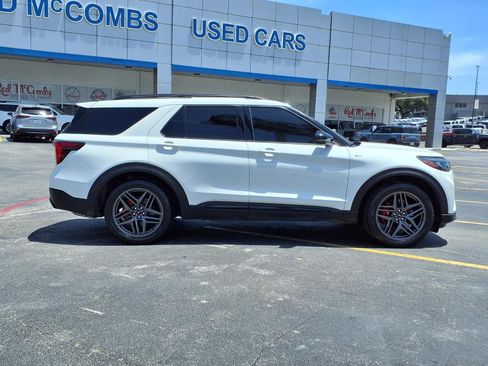 Certified 2025 Ford Explorer ST-Line w/ Premium Package RWD image 5