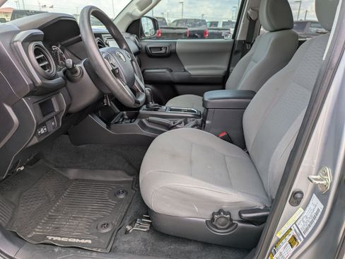 Used 2019 Toyota Tacoma SR w/ SR Convenience Package image 9