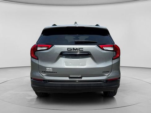 Used 2024 GMC Terrain SLE w/ Driver Convenience Package AWD/4WD image 4