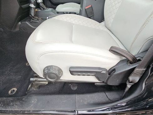 Used 2021 Jeep Gladiator Overland image 19