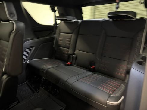 New 2026 GMC Yukon AT4 Ultimate w/ LPO, Floor Liner Package AWD/4WD image 14