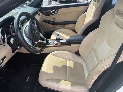 Used 2015 Mercedes-Benz SLK 250 image 4