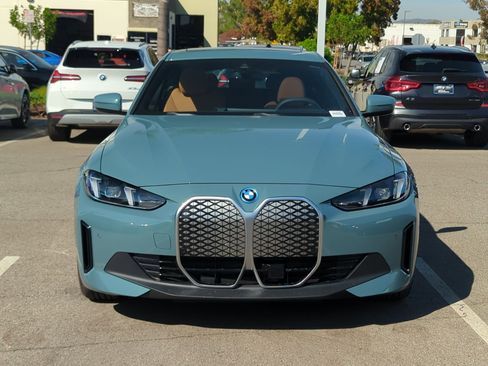 Used 2025 BMW i4 eDrive40 w/ Driving Assistance Package image 3