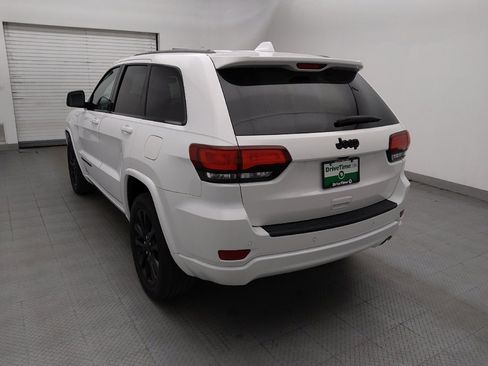 Used 2020 Jeep Grand Cherokee Altitude RWD image 5