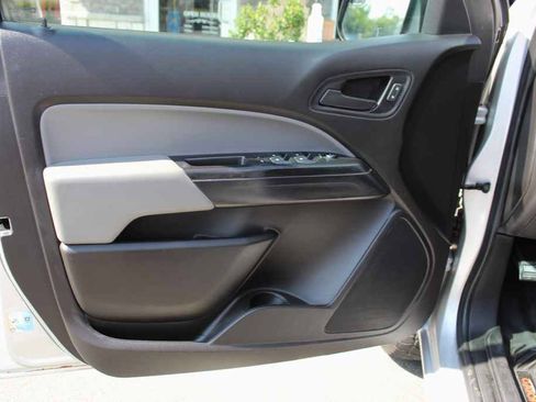 Used 2018 Chevrolet Colorado W/T w/ WT Convenience Package AWD/4WD image 11