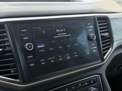 Used 2020 Volkswagen Atlas Cross Sport SE w/ Towing Package AWD/4WD image 19