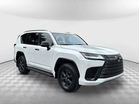 Used 2026 Lexus LX 700h Overtrail image 2