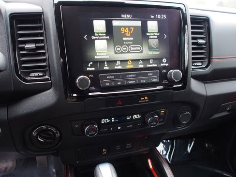 Used 2022 Nissan Frontier PRO-4X w/ Technology Package image 23