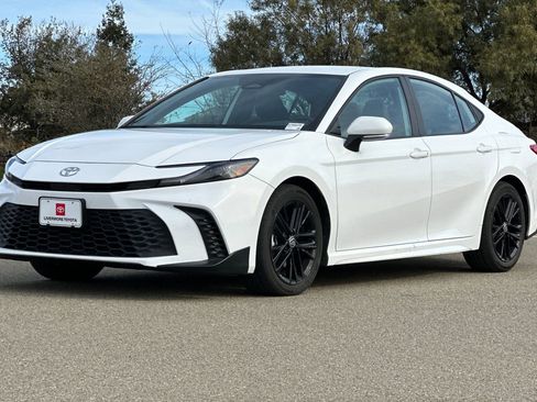 Certified 2025 Toyota Camry SE image 9