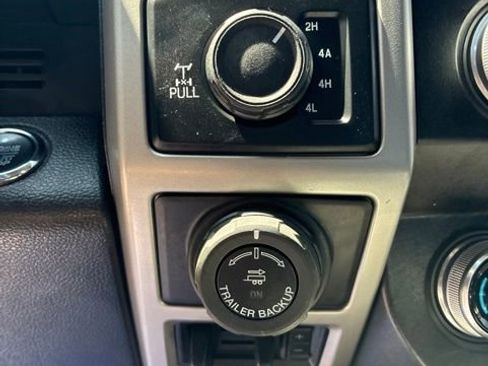 Used 2019 Ford F150 Lariat w/ Equipment Group 502A Luxury AWD/4WD image 20