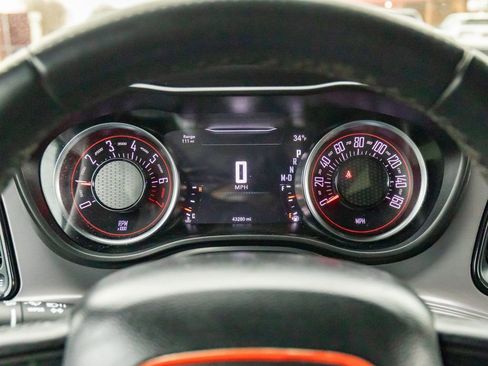 Used 2023 Dodge Challenger SXT image 29