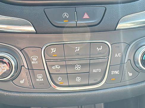 Used 2024 Chevrolet Equinox LT AWD/4WD image 18