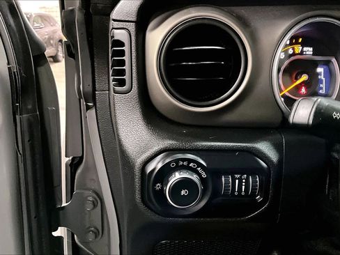 Used 2018 Jeep Wrangler Unlimited Sport S image 33