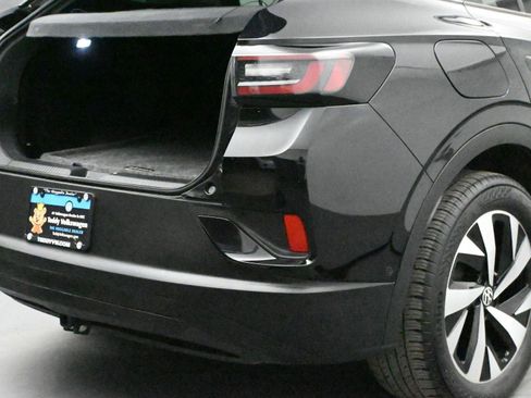 Used 2023 Volkswagen ID.4 Pro image 12