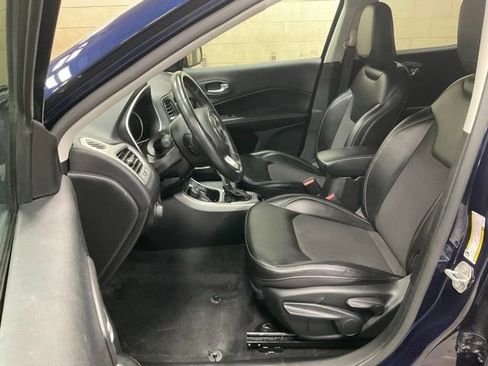 Used 2020 Jeep Compass Latitude w/ Cold Weather Group AWD/4WD image 8
