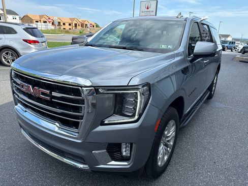 Used 2024 GMC Yukon XL SLT w/ SLT Premium Package AWD/4WD image 10