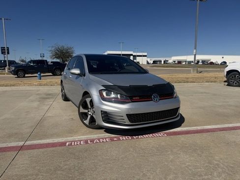 Used 2017 Volkswagen GTI S image 1
