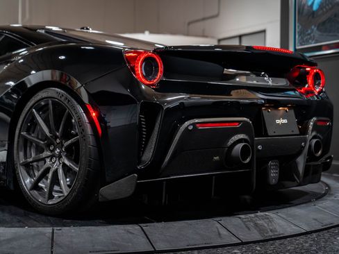 Used 2020 Ferrari 488 Pista Coupe image 3