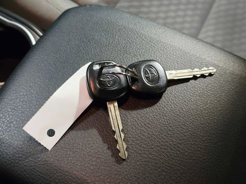 Used 2022 Toyota Tacoma SR image 28