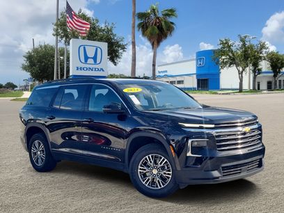 Used 2024 Chevrolet Traverse LT
