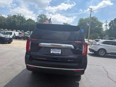 Used 2023 GMC Yukon SLT w/ SLT Luxury Package AWD/4WD image 4