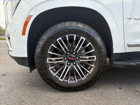 Used 2025 GMC Yukon Elevation AWD/4WD image 26