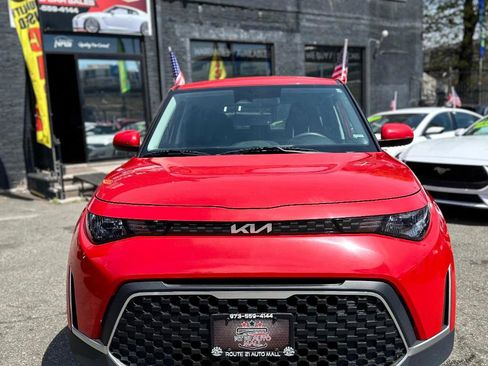 Used 2023 Kia Soul LX w/ Option Group 015 image 2