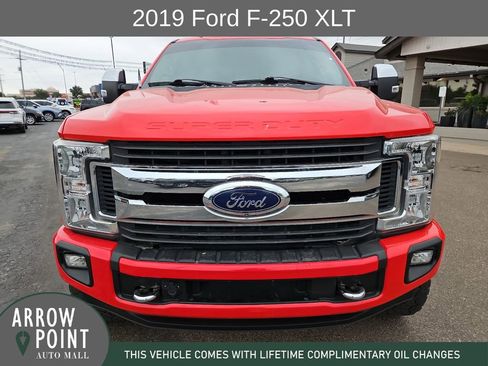 Used 2019 Ford F250 XLT w/ XLT Premium Package AWD/4WD image 3