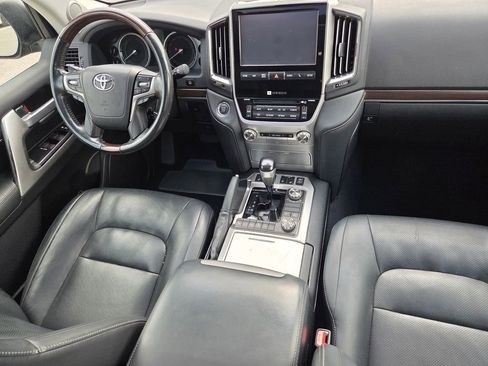 Used 2017 Toyota Land Cruiser AWD/4WD image 33