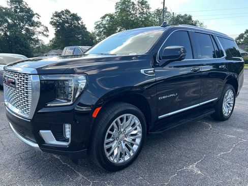 Used 2024 GMC Yukon Denali w/ Advanced Technology Package AWD/4WD image 11