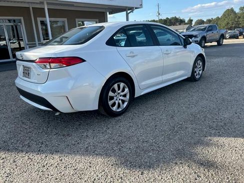 Used 2022 Toyota Corolla LE image 7