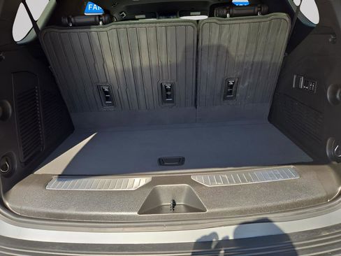 Used 2024 Chevrolet Tahoe Z71 w/ Luxury Package image 12