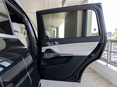 Certified 2024 BMW X7 xDrive40i w/ Executive Package AWD/4WD image 26