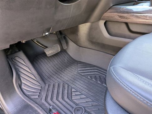 Used 2025 Chevrolet Silverado 1500 LTZ image 14