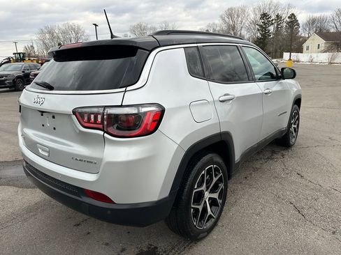 Used 2024 Jeep Compass Limited image 13